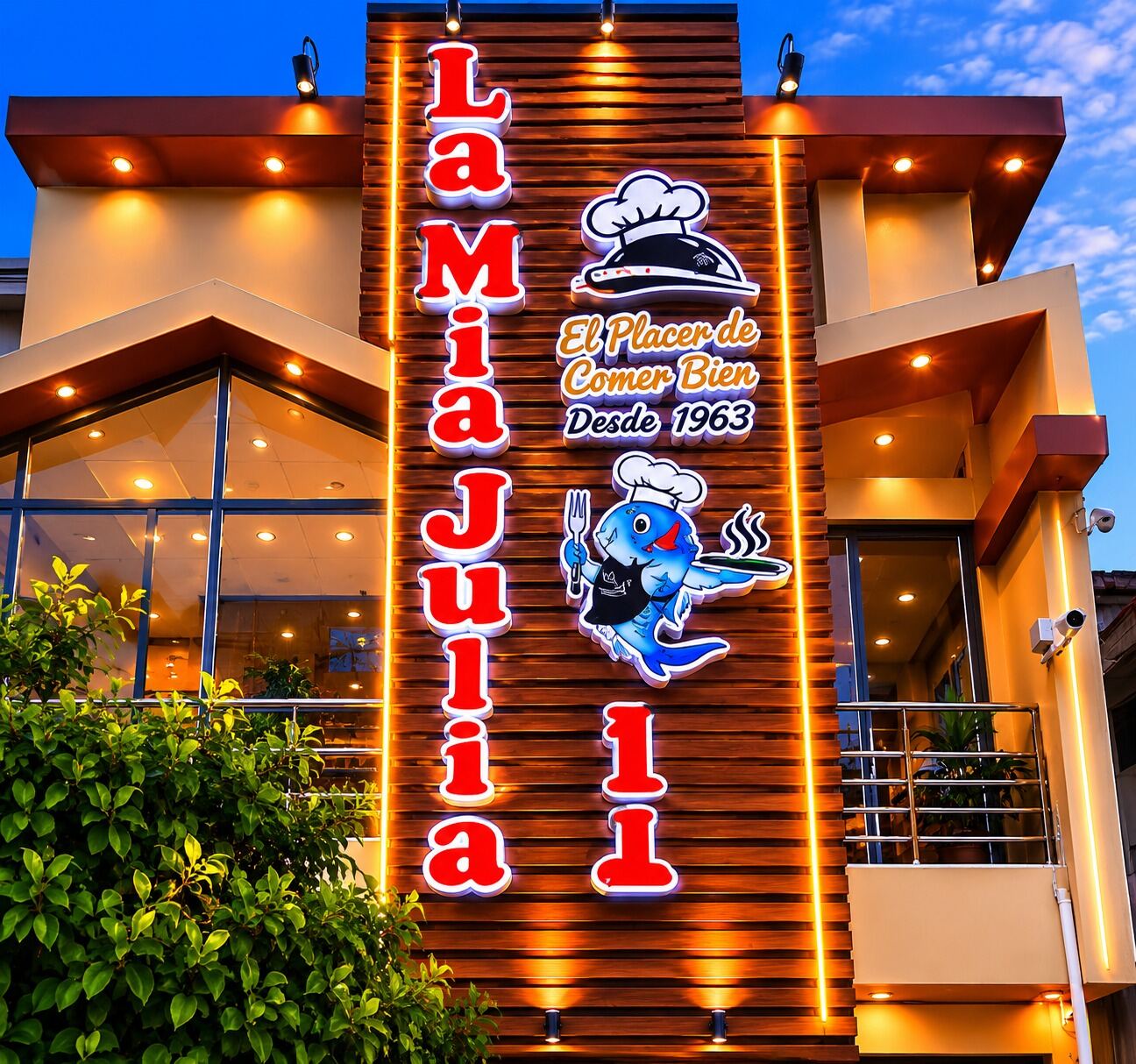 Letrero luminoso vertical real para restaurante La Mia Julia.